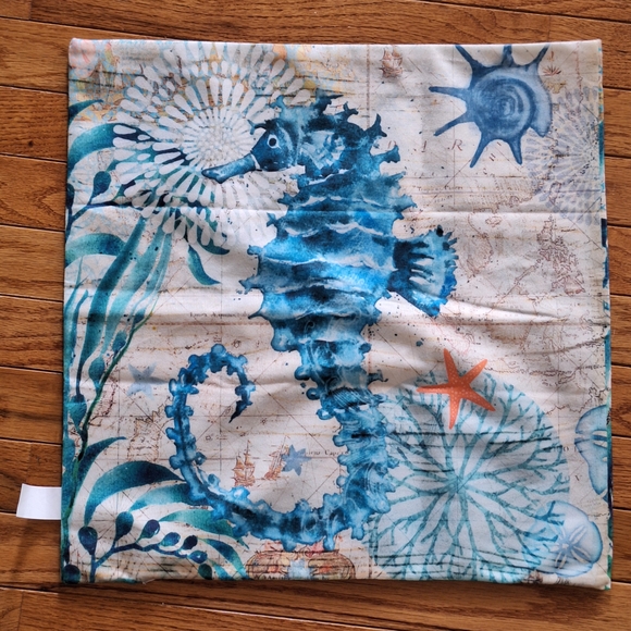 New Set Of 4 Tropical/Sealife Pillow Covers, Approx 18" X 18" - Picture 5 of 7